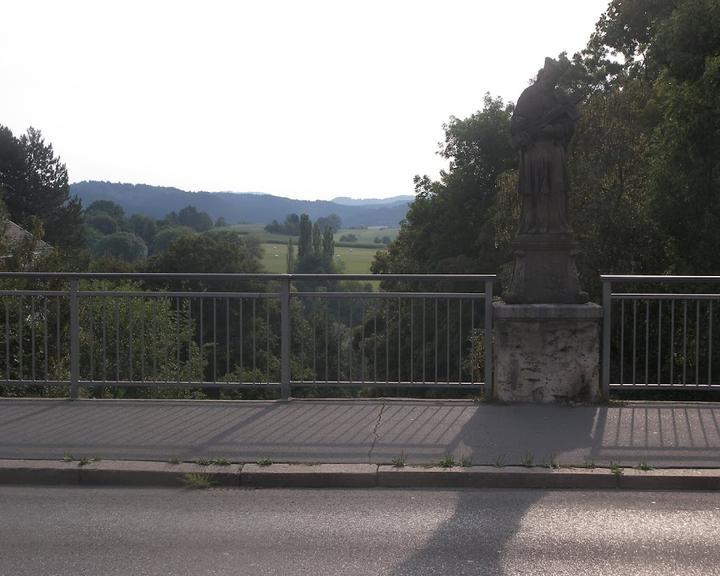 Zur Hochbrucke